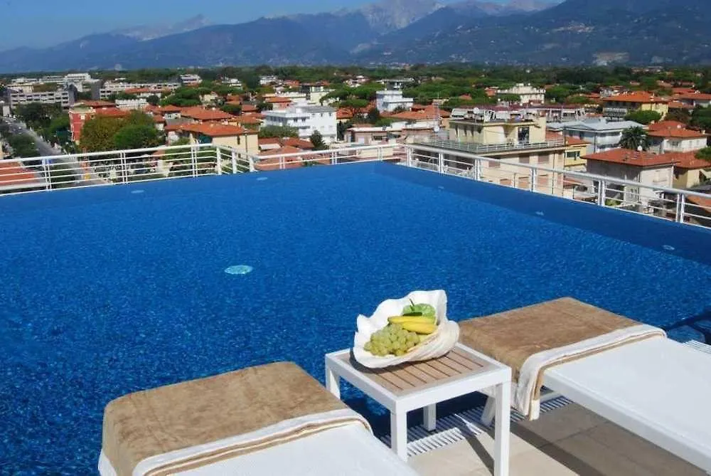 Hotel Bracciotti Lido di Camaiore Italia