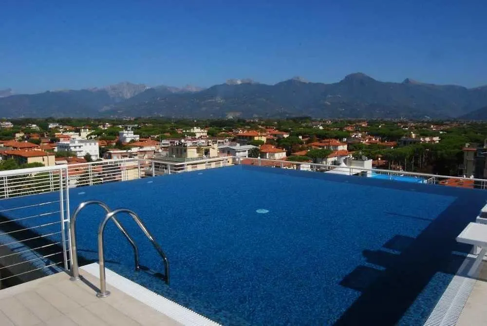 Hotel Bracciotti Lido di Camaiore 3*,