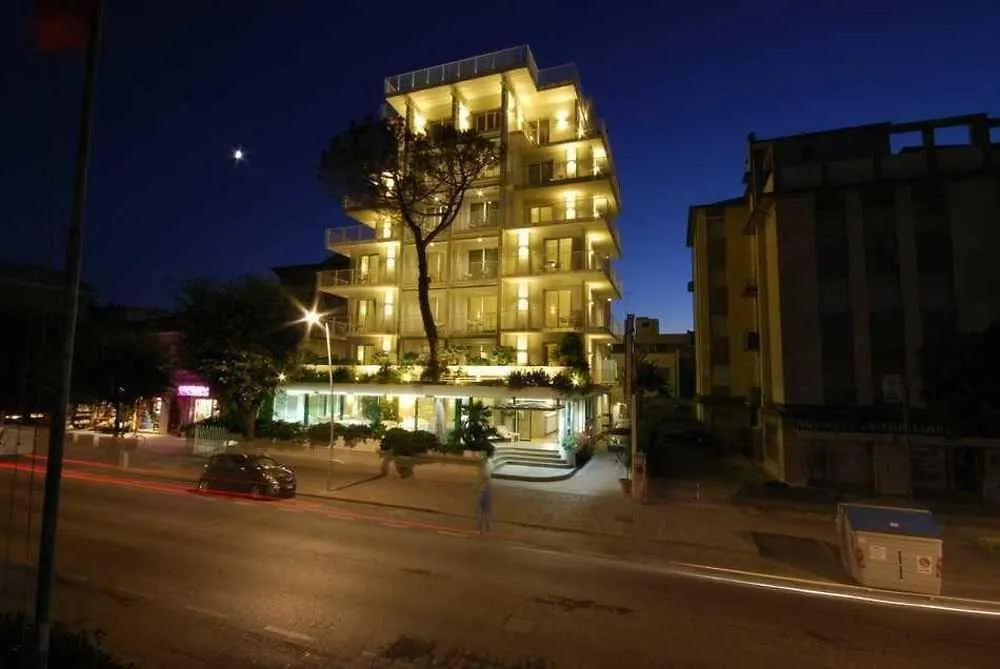 Hotel Bracciotti Lido di Camaiore 3*,  Italia