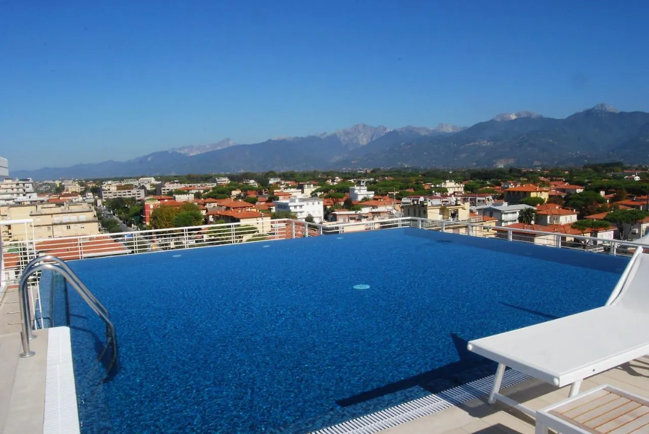 Hotel Bracciotti Lido di Camaiore 3*,  Italia