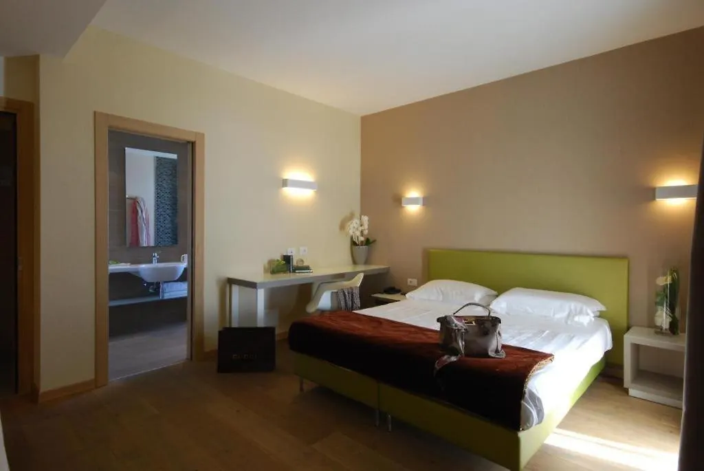 ***  Hotel Bracciotti Lido di Camaiore Italia