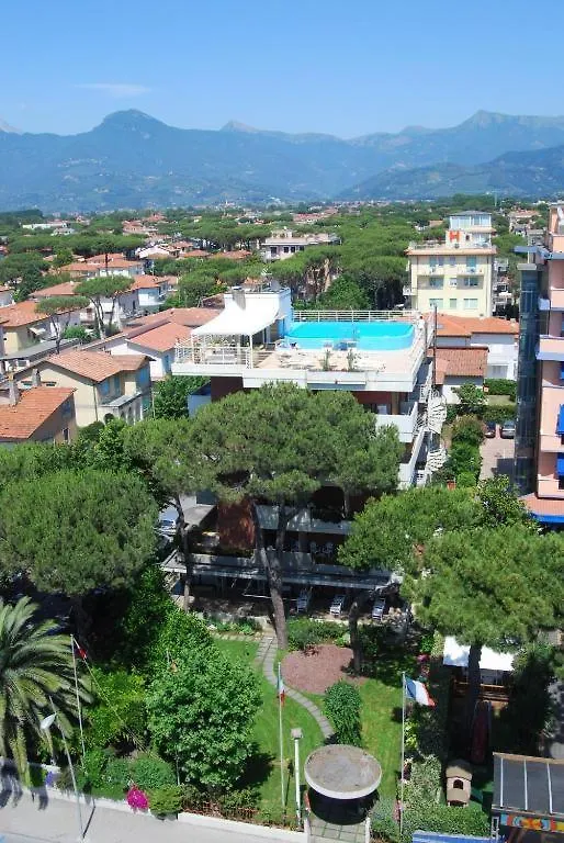 Hotel Bracciotti Lido di Camaiore 3*,