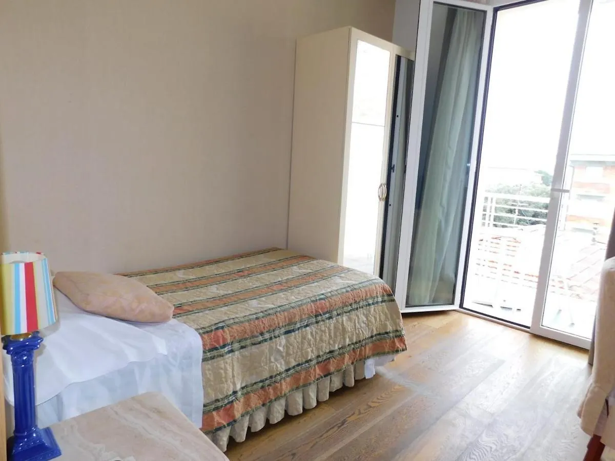 ***  Hotel Bracciotti Lido di Camaiore Italy