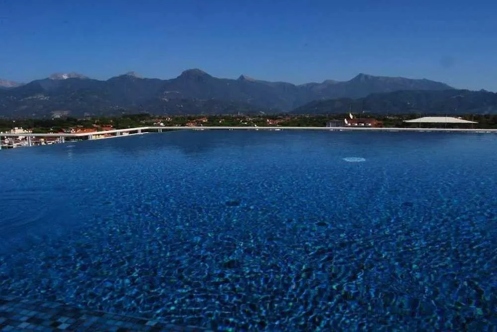 Hotel Bracciotti Лидо-ди-Камайоре