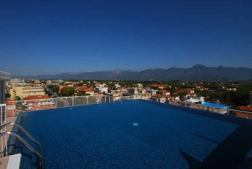 Hotel Bracciotti Lido di Camaiore 3*,