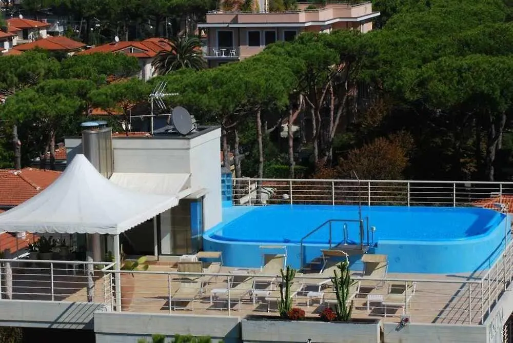 Hotel Bracciotti Лидо-ди-Камайоре