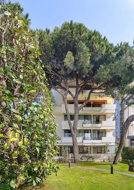 ***  Hotel Bracciotti Лидо-ди-Камайоре Италия
