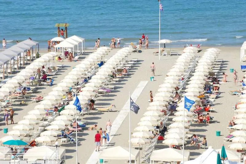 Hotel Bracciotti Lido di Camaiore 3*,